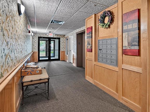5th image of 955 Liberty Blvd Unit 306
