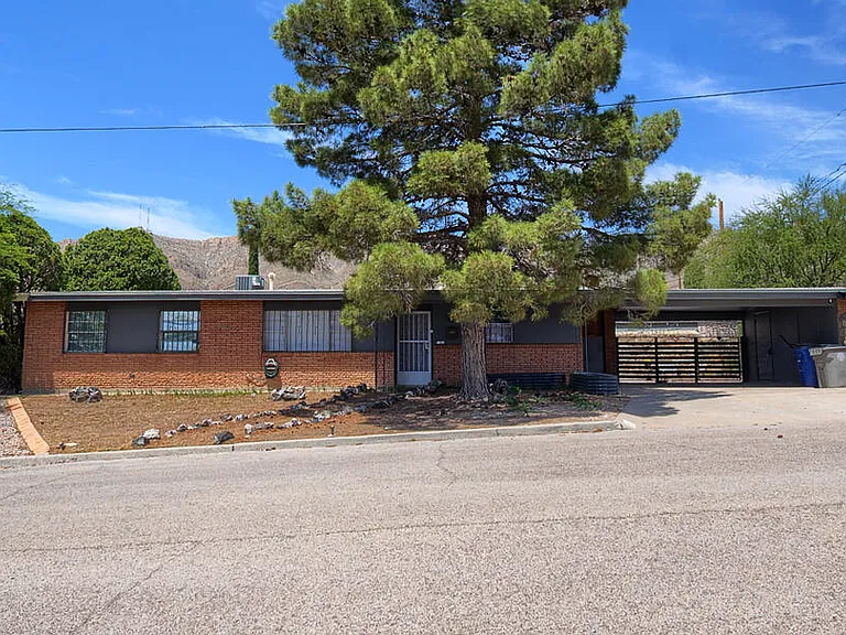 2927 Harrison Ave — Photo 1