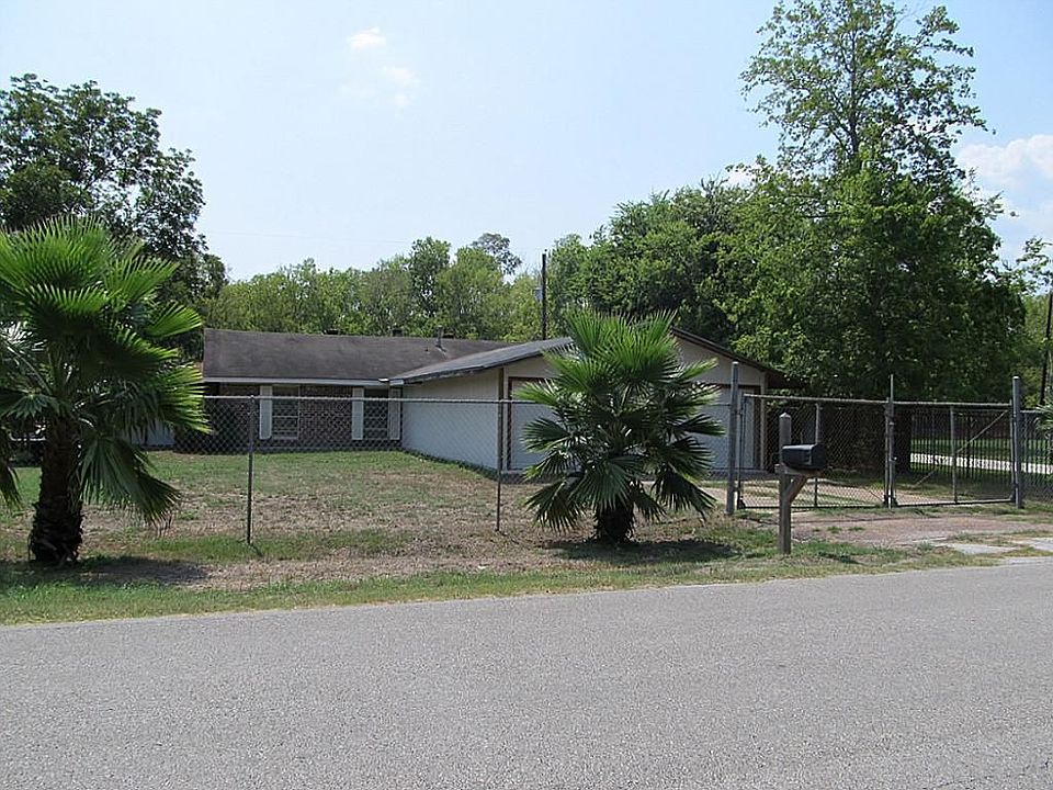 1st image of 11025 Christian Dr