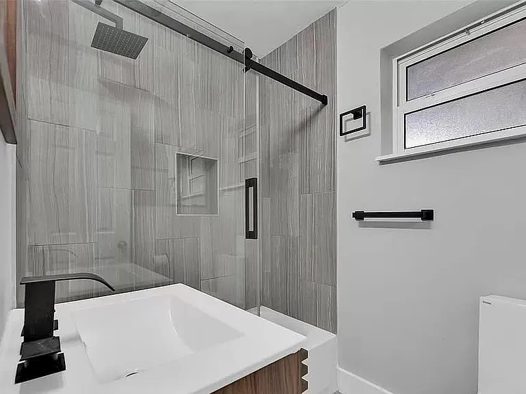 2680 NE 16th Ave — Photo 21