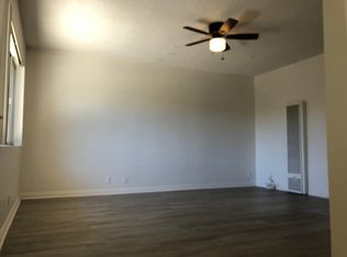 11890 Gale Ave #B, Hawthorne, CA 90250