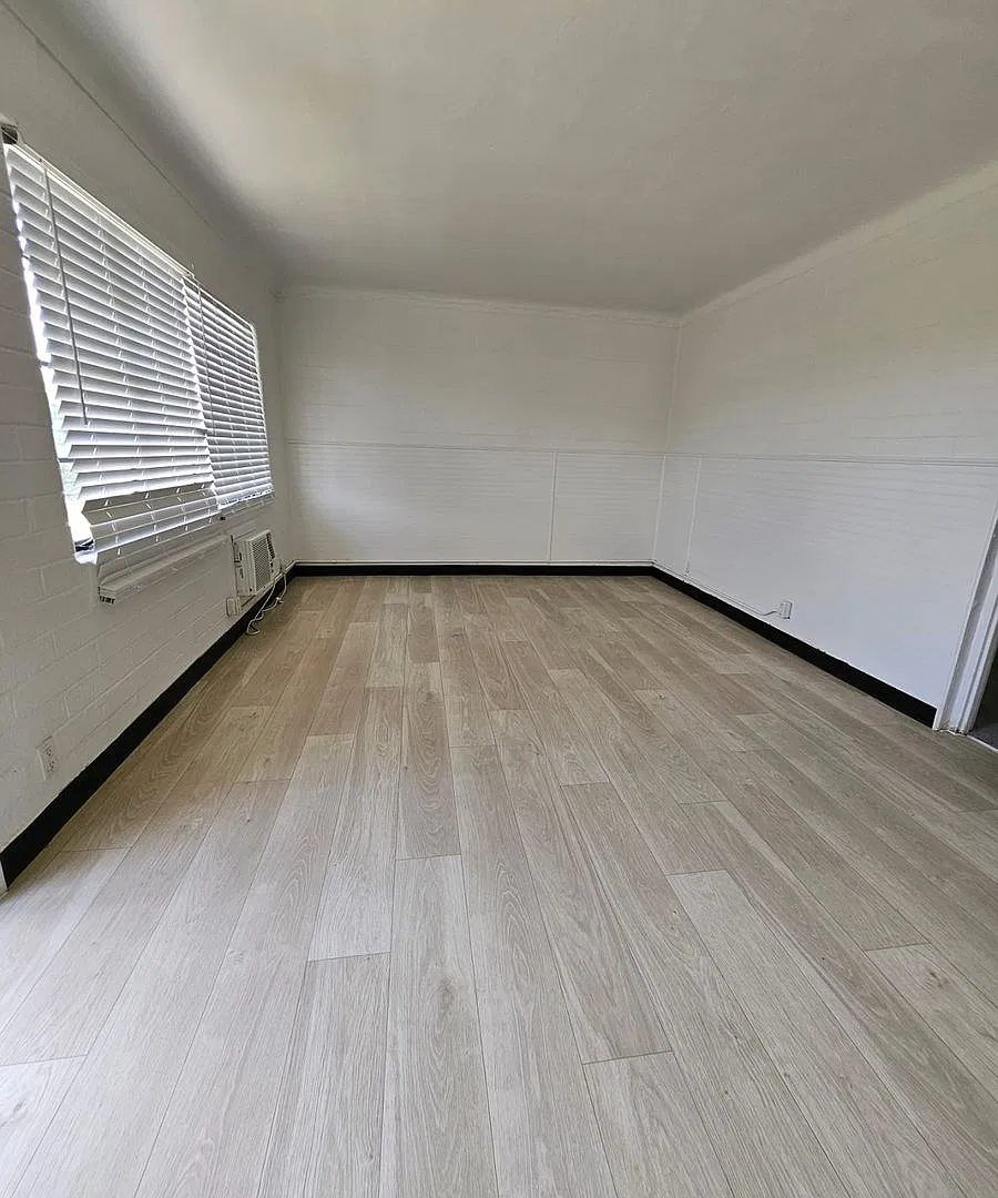 Imperial Corner Apartments -$299 Move-In Special! — Photo 2