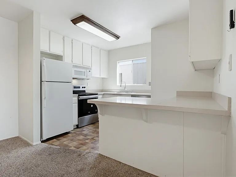 512 Sandalwood Pl — Photo 16