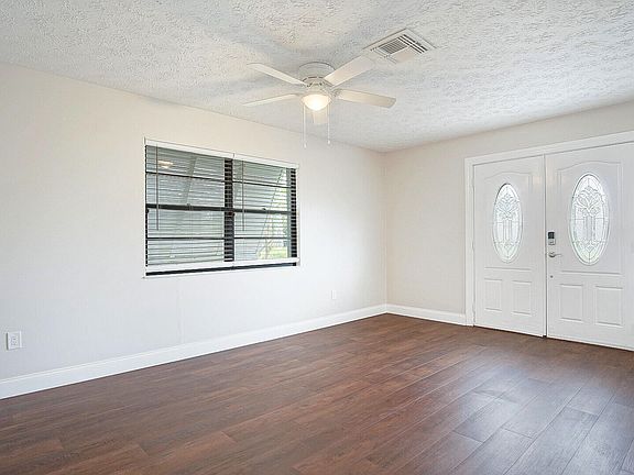 4th image of 1141 SW Gastador Avenue