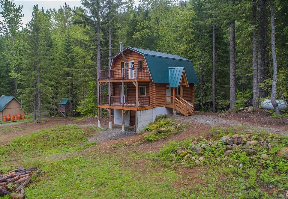 Welcome to 20 RR Spurs Rd,  Easton, WA - in the community of Roaring Creek. This newly remodeled cabin is looking for new owners.