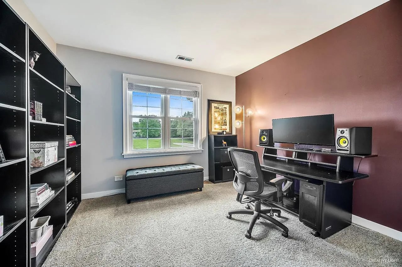 5S510 Scots Dr — Photo 2