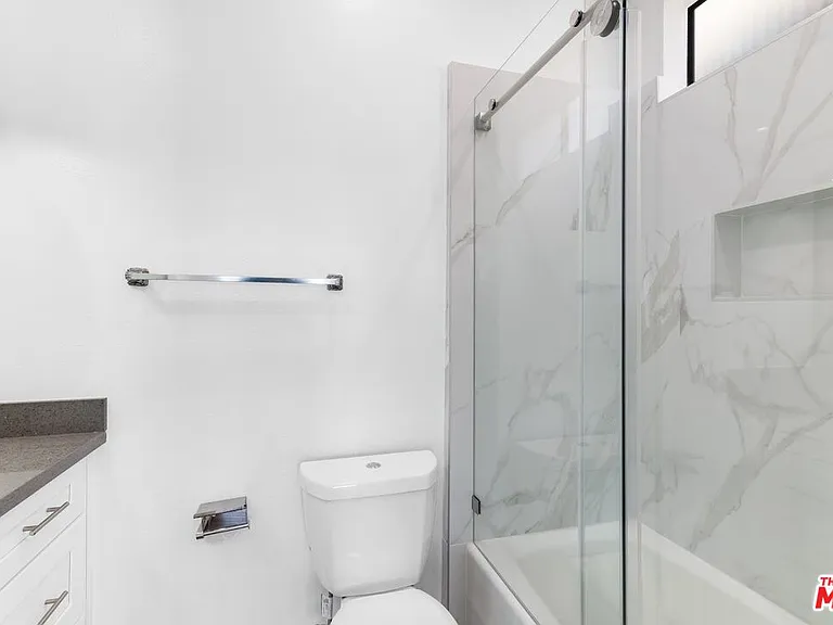 1727 S Bentley Ave #209 — Photo 21