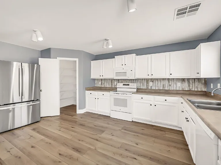 2422 E Olivine Rd — Photo 15