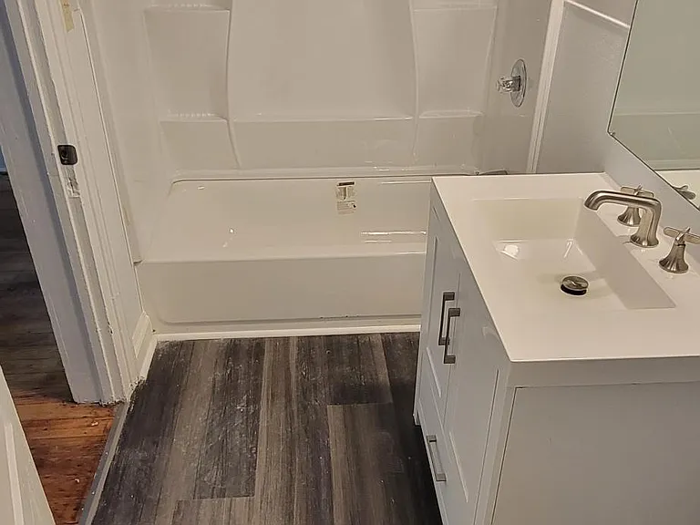 505 E Walnut St #A — Photo 8