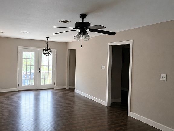 3rd image of 4001 Hiland Dr