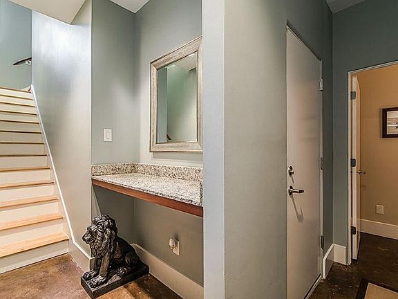 4th image of 316 W 6th St