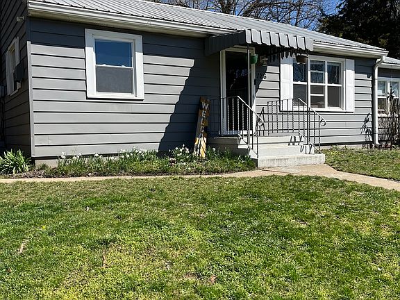 2nd image of 126 W 3rd St