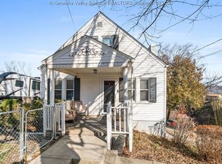 1814 Beechwood Dr, South Charleston, WV 25303