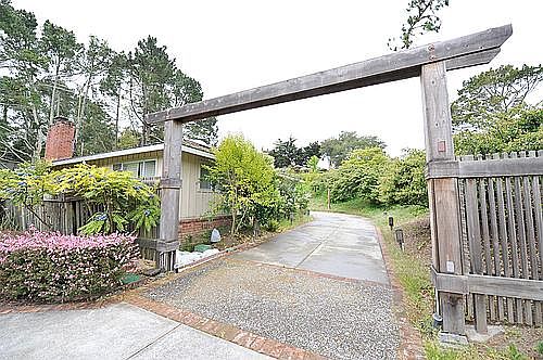 1st image of 785 Chateau Dr
