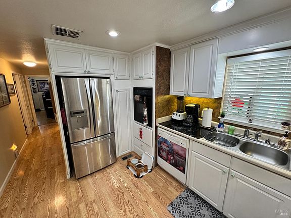 5th image of 211 Regency Court