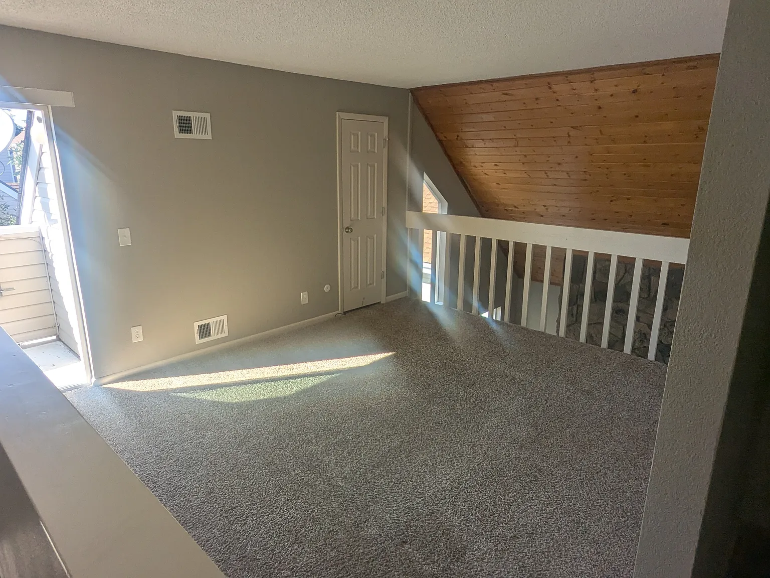 2 bed, 1091 sqft, $1,950 — Photo 3