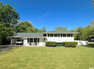 302 S Tower Rd, Carbondale, IL 62901