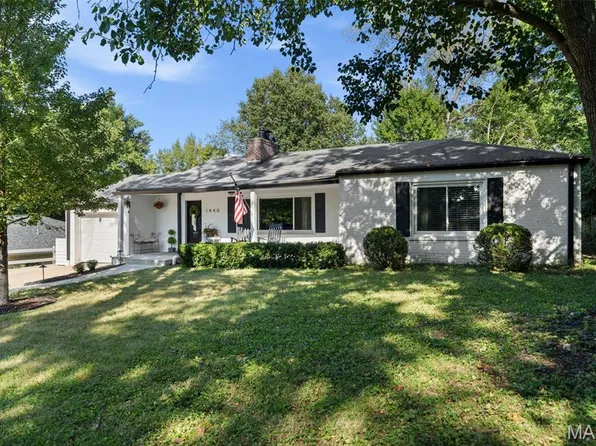 1440 Andrew Dr, Saint Louis, MO 63122