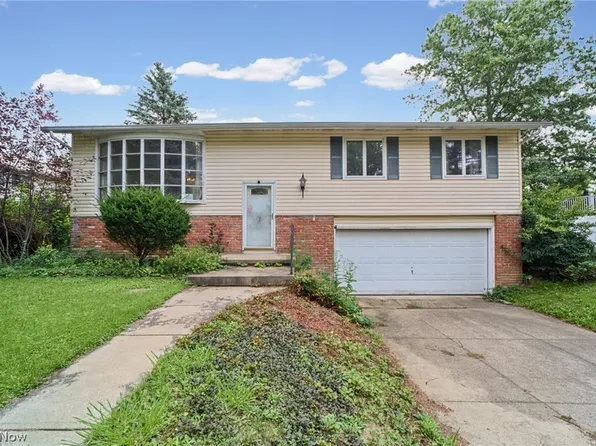 461 Delaware Dr, Brunswick, OH 44212