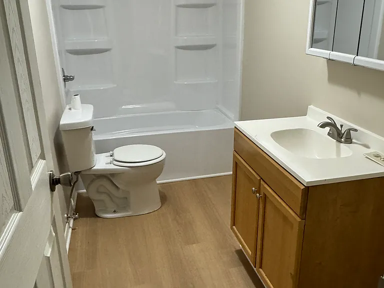 201 Begonia St NE #7 — Photo 10