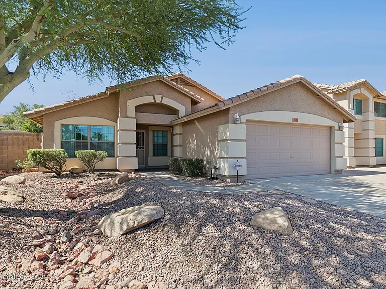 3139 W Matthew Dr — Photo 1