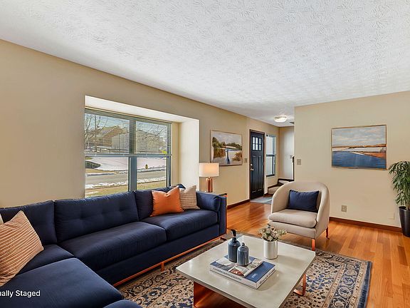5th image of 132 Burgess Ln