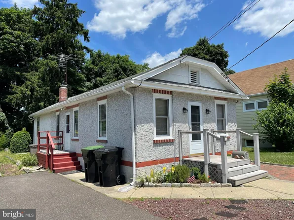 12 W Taunton Ave, Berlin, NJ 08009