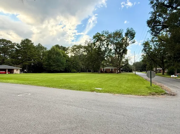 909 Askew St, Columbia, MS 39429