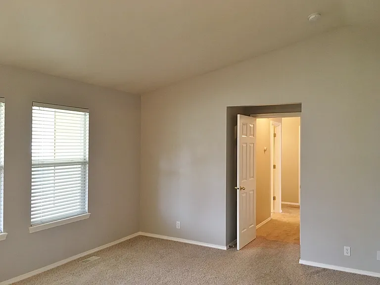 885 E Monarch St — Photo 22
