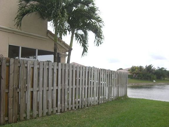 End corner lake view