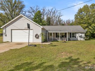 5669 E Baseline Rd, White Cloud, MI 49349