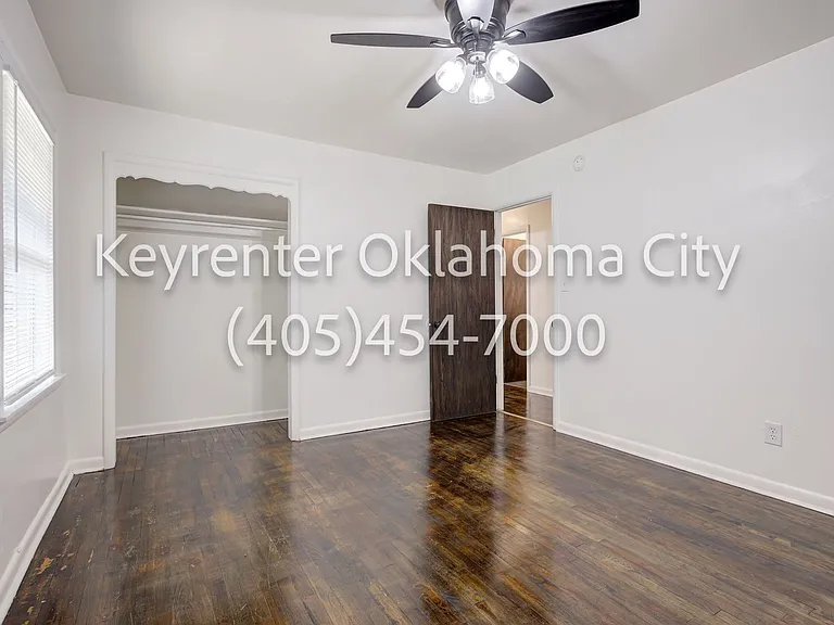 1524 Rowena Ln — Photo 26