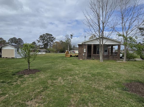 902 Main Street, Maysville, NC 28555