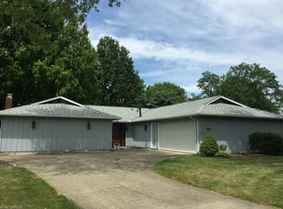 32605 Hidden Tree Cir, North Ridgeville, OH 44039