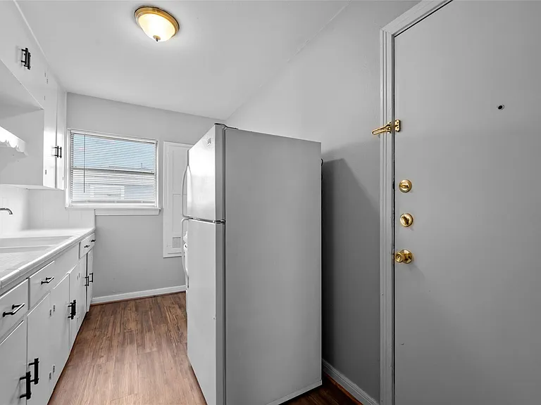 1925 McDuffie St #2 — Photo 5