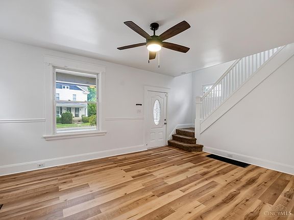 2nd image of 3743 Darwin Ave