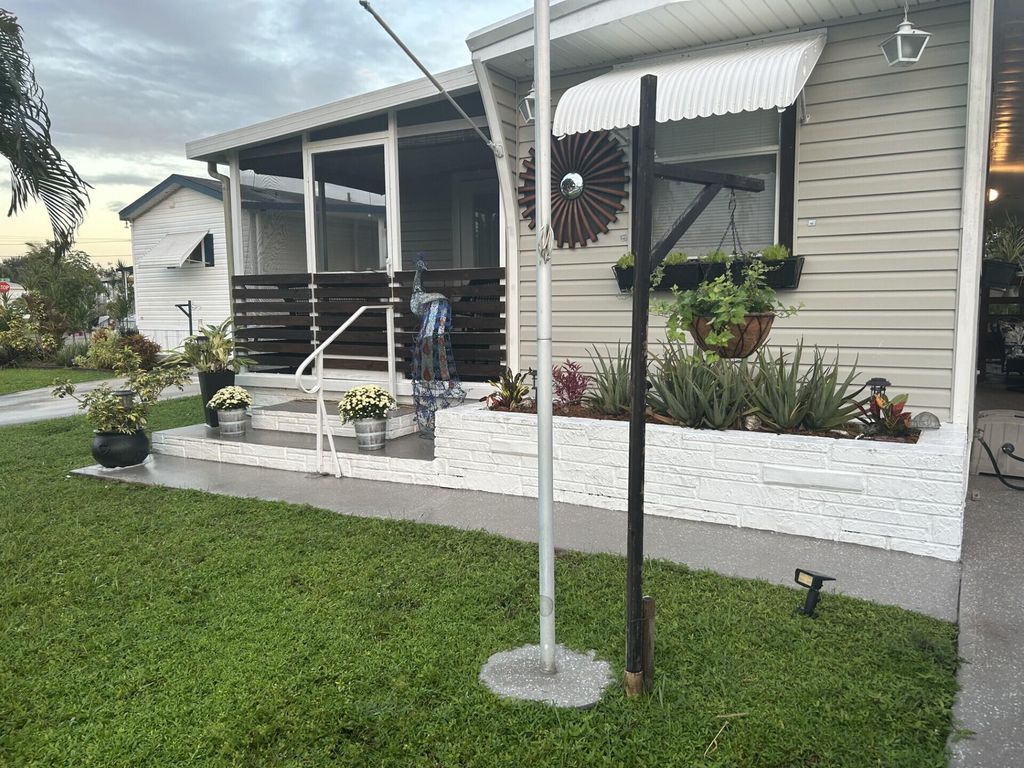 8661 SW 18th Place, Fort Lauderdale, FL - View 2