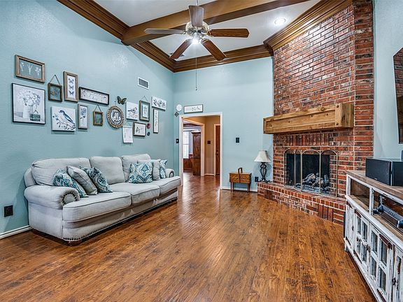 2nd image of 208 Catawba Rd