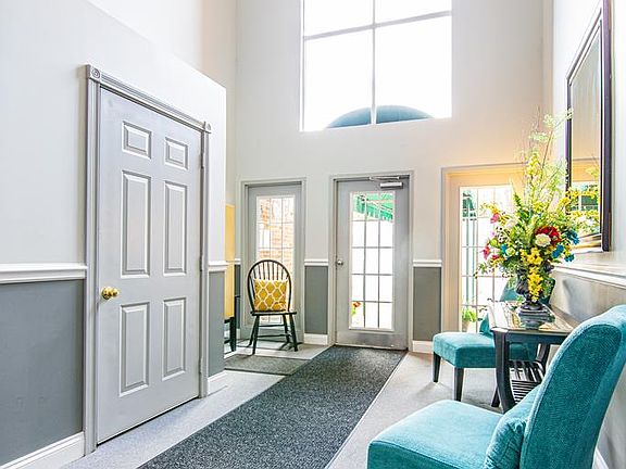 3rd image of 111 Mason Pointe