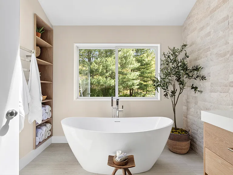 570 Sag Harbor Tpke — Photo 14