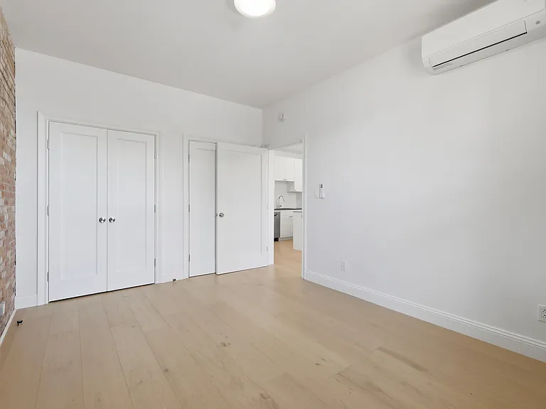 207 Main St #5 — Photo 11