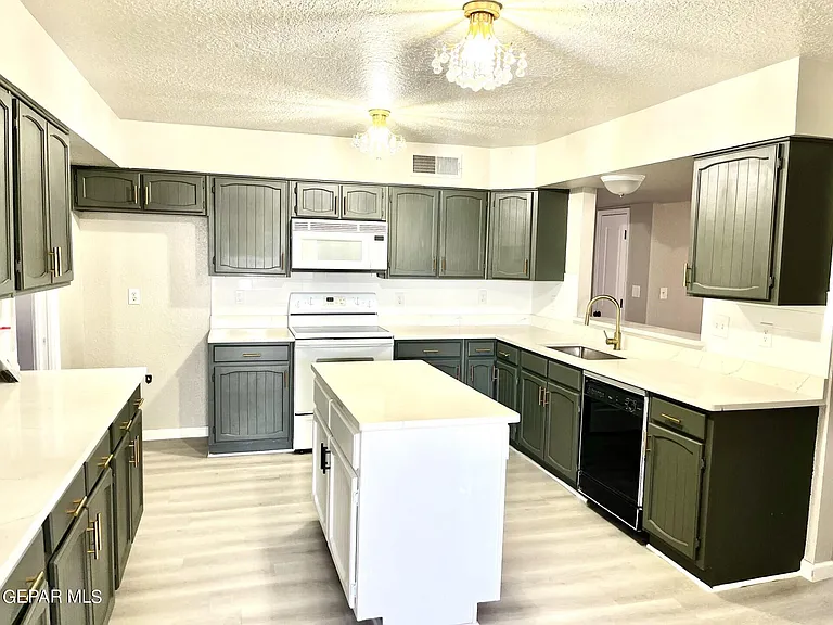 11676 Andrienne Dr — Photo 18