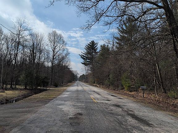 4th image of 3930 Automobile Rd