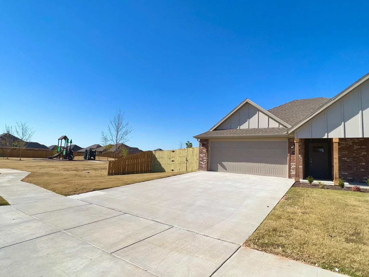 3 bed, 1524 sqft, $1,800 — Photo 2