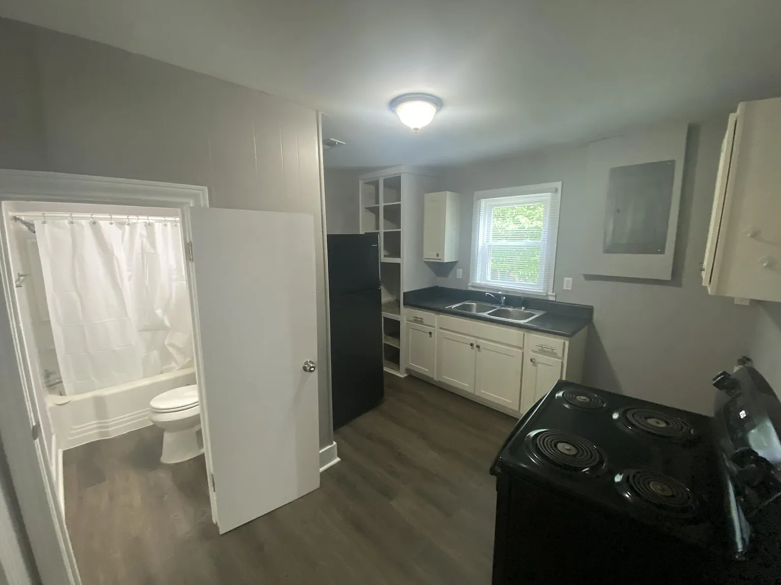 1 bed, 576 sqft, $1,100 — Photo 4