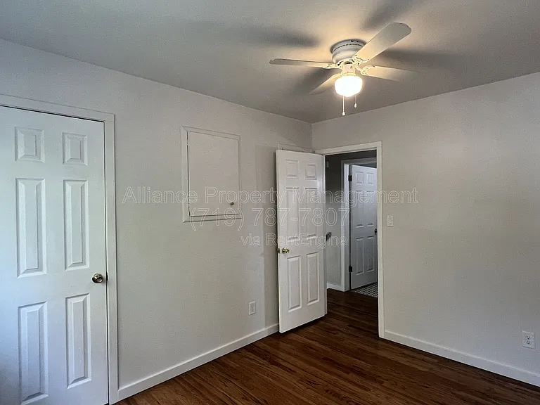 514 Catalina Dr — Photo 16