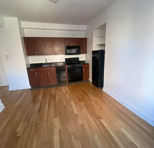 29-08 31st Ave #C8 — Photo 5