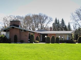 1690 Berkshire Dr, Elm Grove, WI 53122