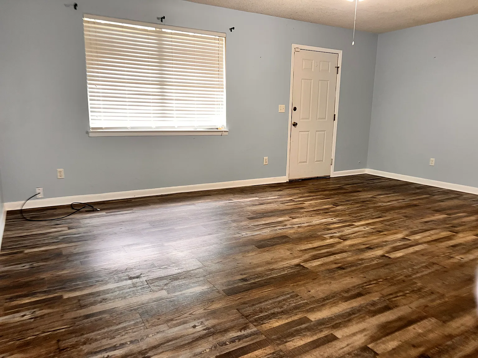 2 bed, 825 sqft, $1,300 — Photo 2