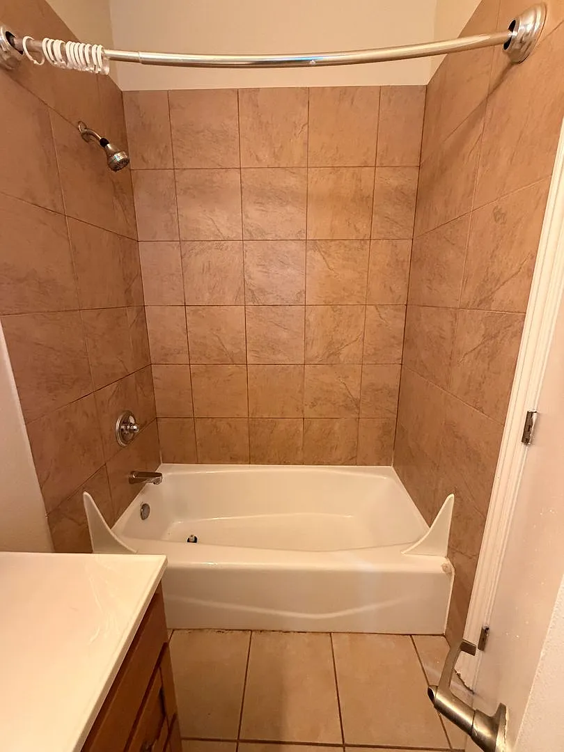 3833T - 3833 Telegraph Avenue — Photo 4